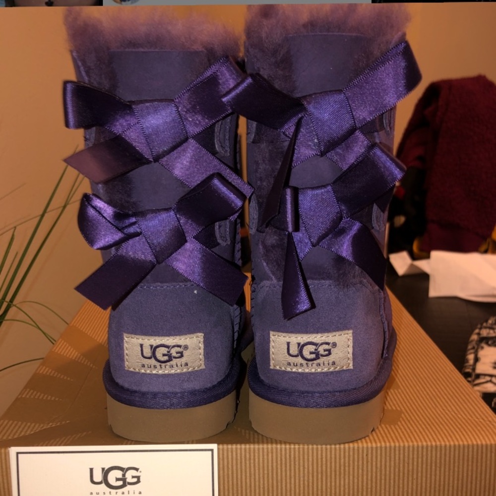 GIRLS Super Cute Ugg Boots Size 12!